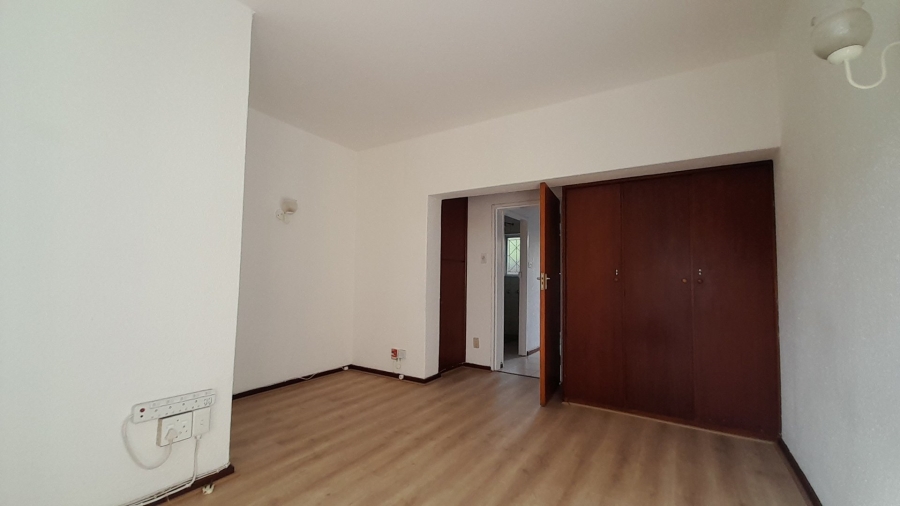 To Let 1 Bedroom Property for Rent in Kenilworth Western Cape